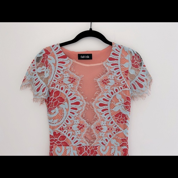 Fab’rik multicolor scalloped mini dress size small - Picture 3 of 5